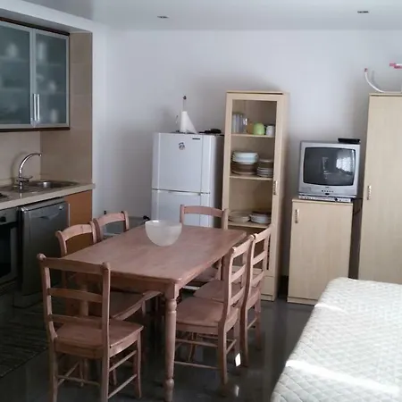 Casa Largo Dos Cedros * Nazaré