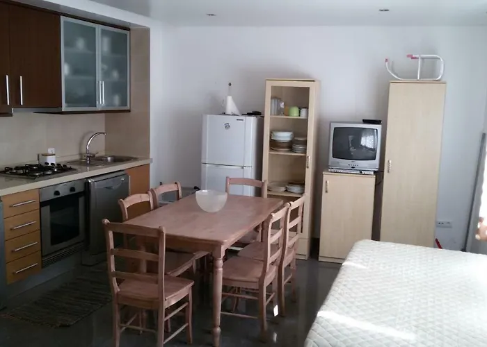 Casa Largo Dos Cedros * Nazaré